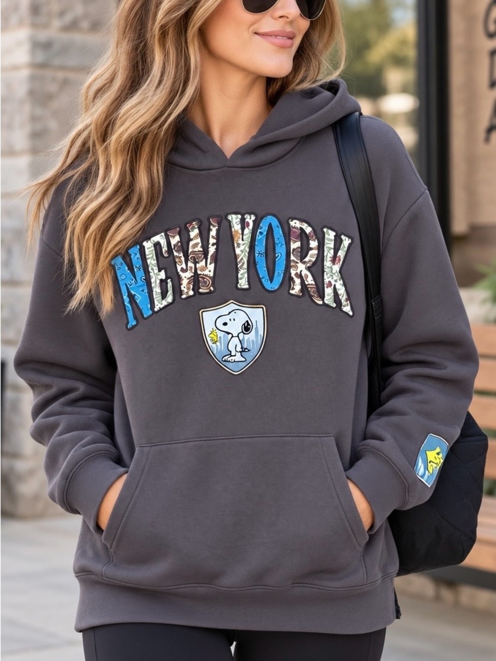 Peanuts Snoopy Hoodie Destination New York Graphic Cozy Sweatshirt Size L